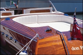 lidgard yacht design 32 ft retro style powerboat